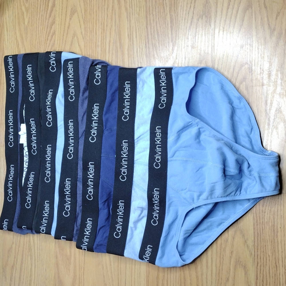 Lot of calvin Klein